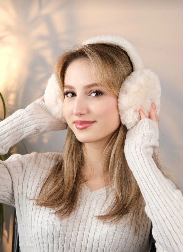 Beyaz Peluş Kulaklık - Görsel 3