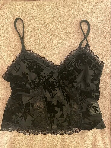 Pull and Bear goth crop