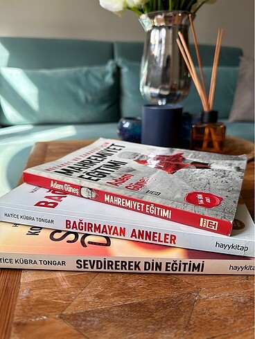 Üç kitap