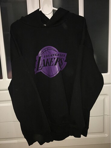 Lakers sweatshirt