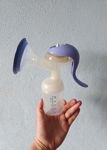 Lansinoh Mavi Manuel Göğüs Pompası - Görsel 5