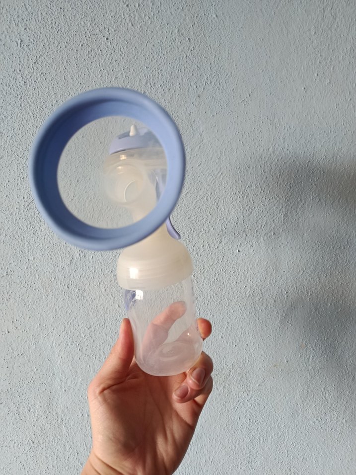 Lansinoh Mavi Manuel Göğüs Pompası - Görsel 4