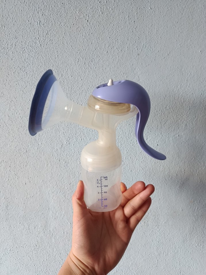 Lansinoh Mavi Manuel Göğüs Pompası - Görsel 5