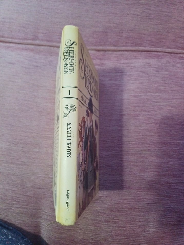 Sherlock, Lüpen ve Ben - Siyahlı Kadın - Görsel 2