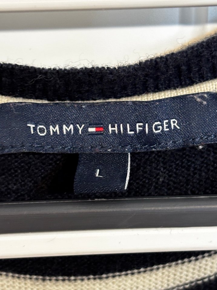 Tommy Hillfiger V Yakalı Lacivert Beyaz Çizgili Kadın Kazak - Görsel 3