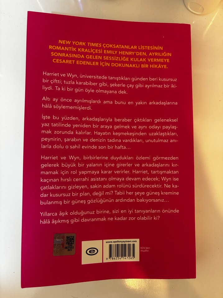 Burada Mutluyum - Emily Henry - Görsel 2