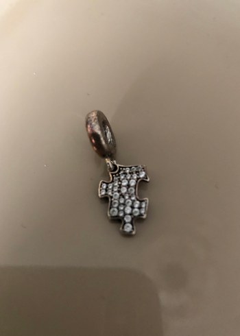 Renkli Taşlı Puzzle Figürlü Kadın Charm - Görsel 3