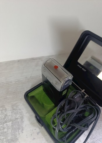 Koyu Haki Renkli Elektrikli Braun Tıraş Makinesi - Görsel 3