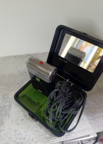 Koyu Haki Renkli Elektrikli Braun Tıraş Makinesi - Görsel 2