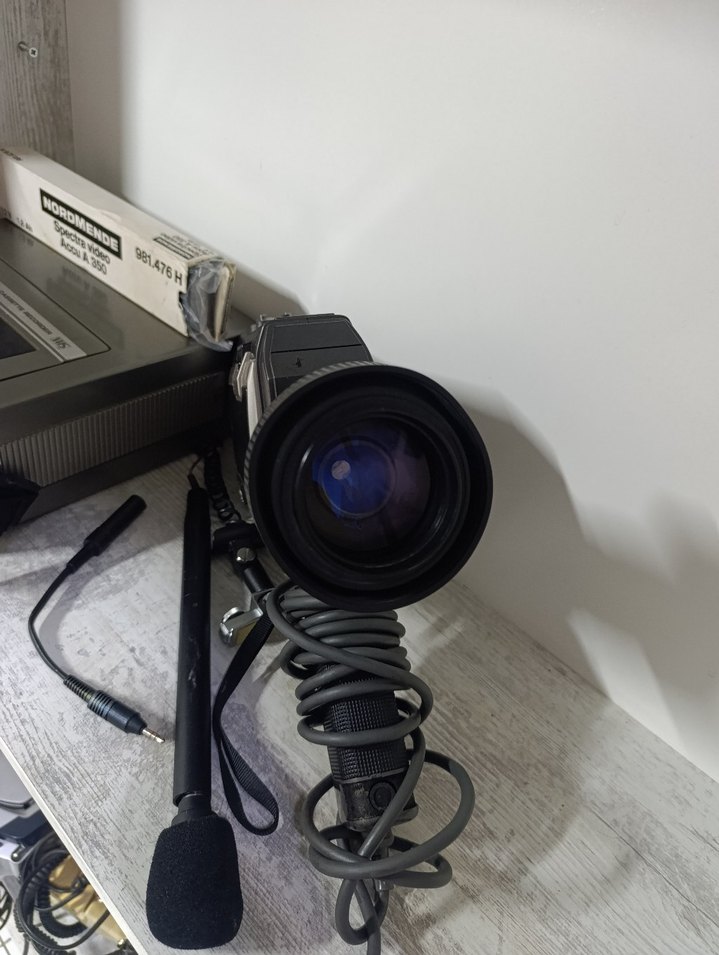 Gri Vintage Nortmende Video Kamera ve Ekipmanları - Görsel 2