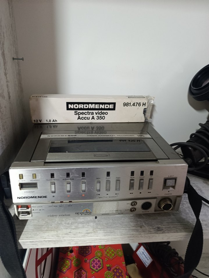 Gri Vintage Nortmende Video Kamera ve Ekipmanları - Görsel 5