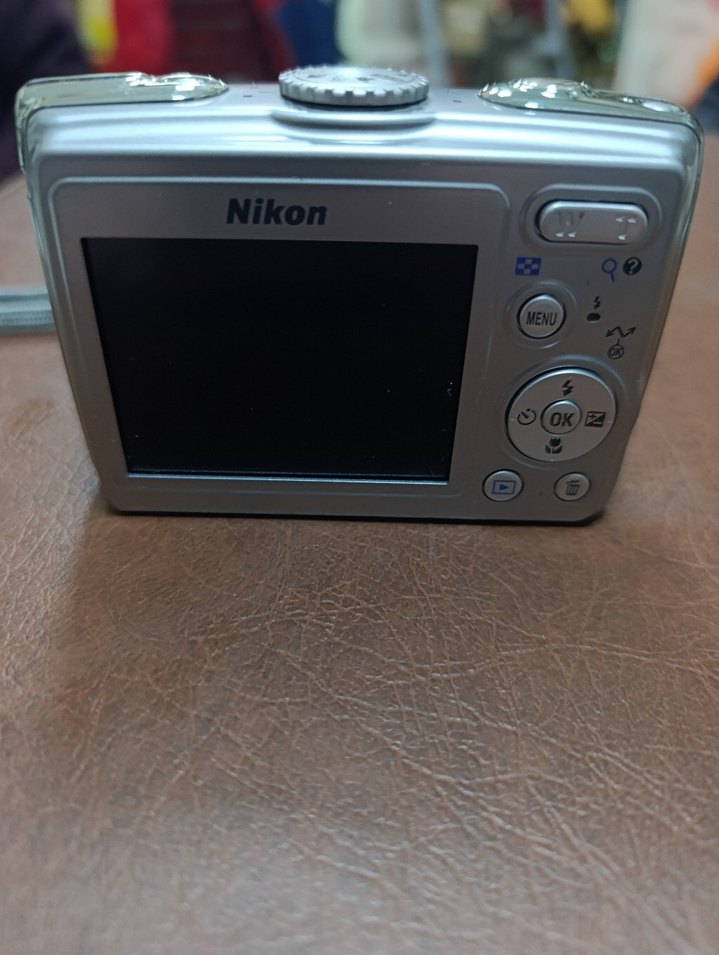 Gri Nikon Coolpix Dijital Fotoğraf Makinesi - Görsel 3