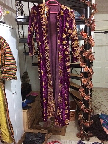 m Beden çeşitli Renk YÖRESEL KAFTAN VE ÜÇ İPLİK KIYAFETLER
