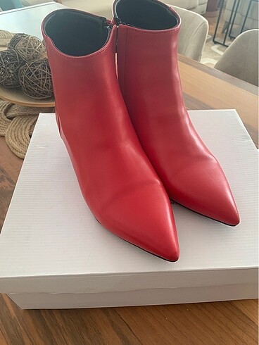 38 Beden Zara model bot