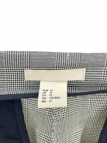 42 Beden çeşitli Renk H&M Düz Kesim %70 İndirimli.