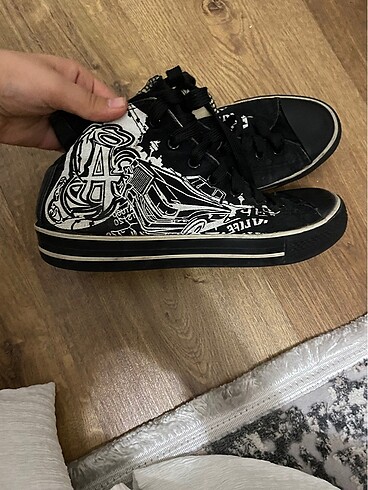 38,5 Beden siyah Renk Converse ayakkabı
