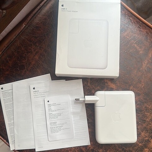 iPhone şarj adaptörü