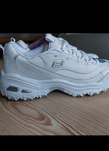 38,5 Beden Skechers