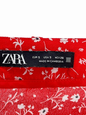 s Beden kırmızı Renk Zara Mini Şort %70 İndirimli.