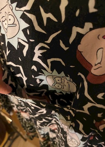 l Beden siyah Renk Rick & Morty Gömlek Relaxed Fit H&M
