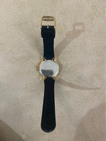  Beden Tommy Hilfiger saat