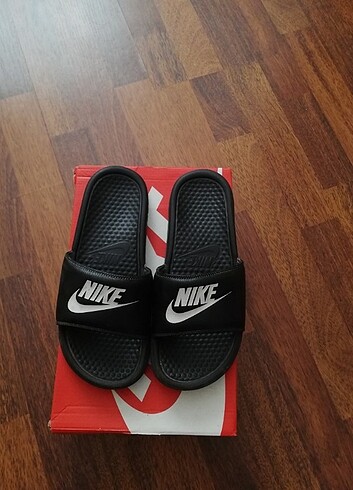 Nike terlik