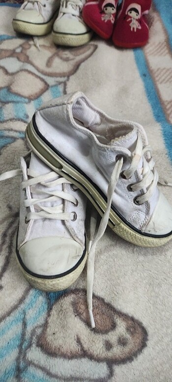 Diğer 29 numara az kullanılmış Converse beyaz