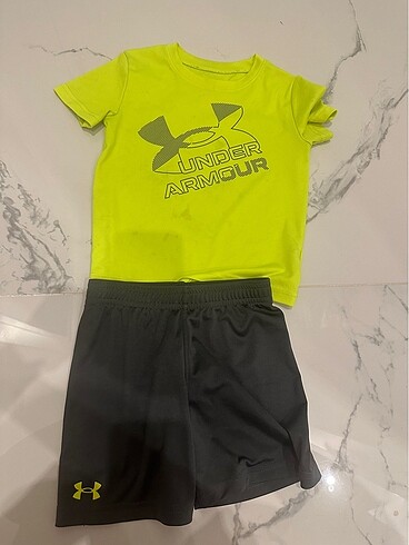 Under armour 3 yaş takım
