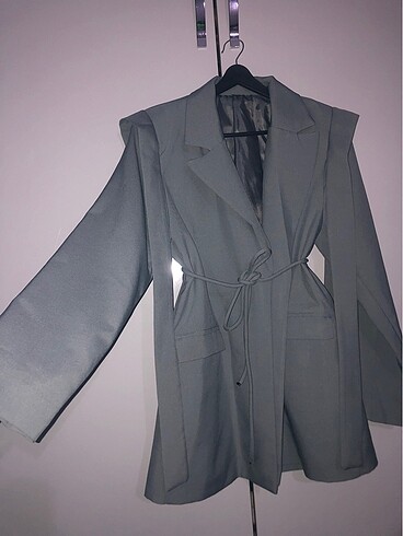 Zara Kuşaklı blazer ceket
