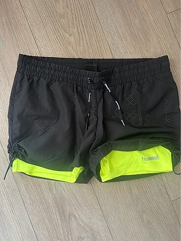 Hummel sporcu şortu