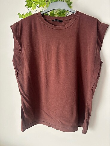 Kahverengi tshirt