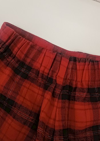 Kırmızı Pileli Ekose Mini Şort - Görsel 5