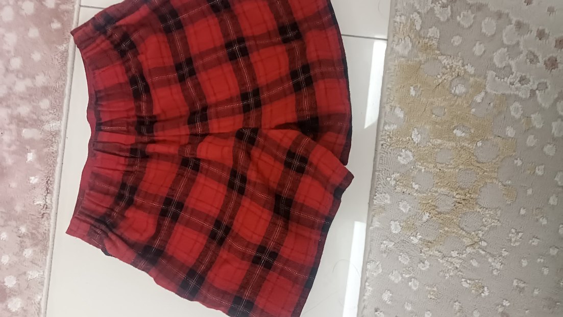Kırmızı Pileli Ekose Mini Şort - Görsel 3