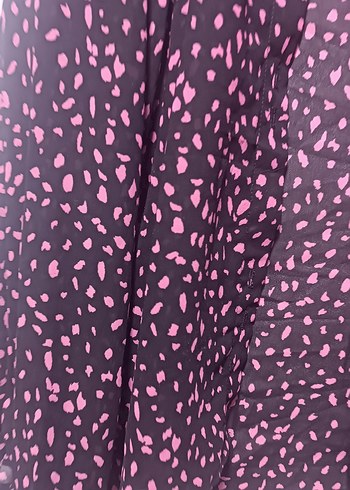 Düğmeli V Yaka Uzun Kollu Pembe Desenli Gömlek - Görsel 4