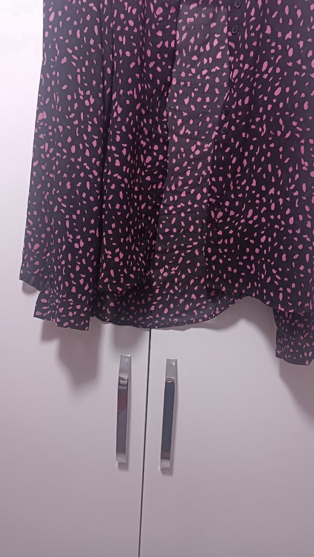 Düğmeli V Yaka Uzun Kollu Pembe Desenli Gömlek - Görsel 5