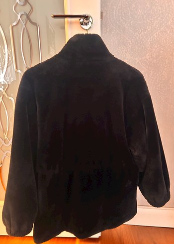 Siyah Yüksek Yakalı Kadın Peluş Mont - Görsel 2