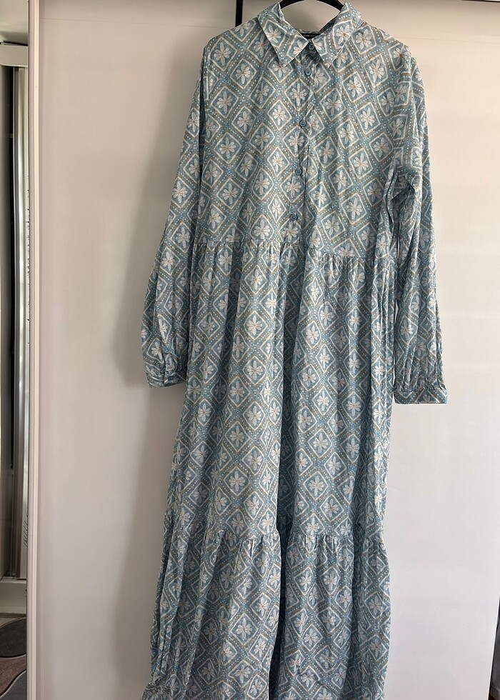 Gömlek yaka çiçekli uzun kollu elbise - Görsel 2