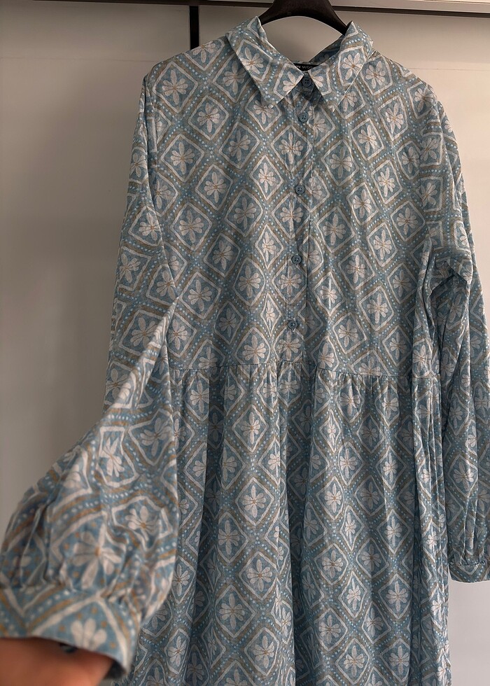 Gömlek yaka çiçekli uzun kollu elbise - Görsel 4