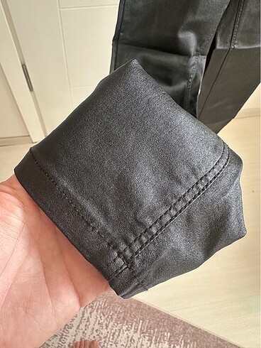 38 Beden siyah Renk Stradivarius mumlu pantolon