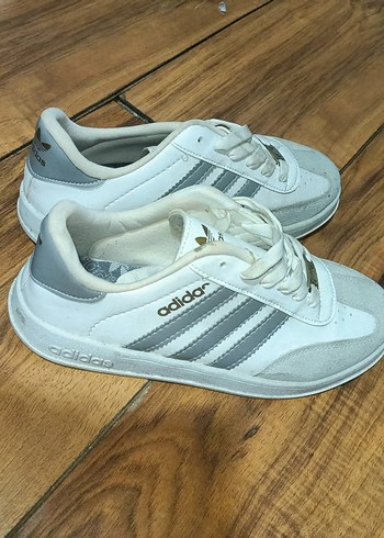 Beyaz Adidas Kadın Spor Ayakkabı - Görsel 3