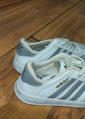 Beyaz Adidas Kadın Spor Ayakkabı - Görsel 4