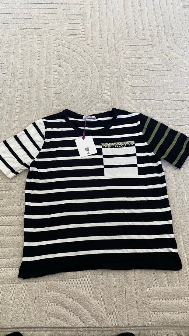 Beyaz Siyah Çizgili Kadın Tişört - Görsel 2