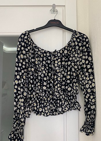 Siyah Çiçek Desenli Uzun Kollu Bluz - Görsel 2