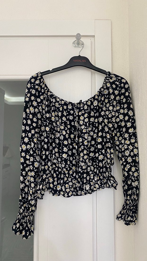 Siyah Çiçek Desenli Uzun Kollu Bluz - Görsel 2