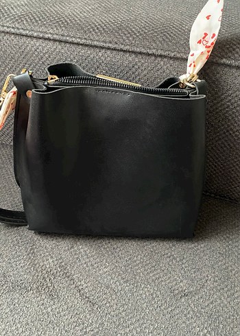 Zincir Detaylı Siyah Deri Kadın Çanta - Görsel 4