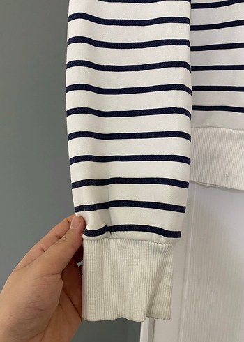 Düğmeli Çizgili Beyaz Kadın Sweatshirt - Görsel 4