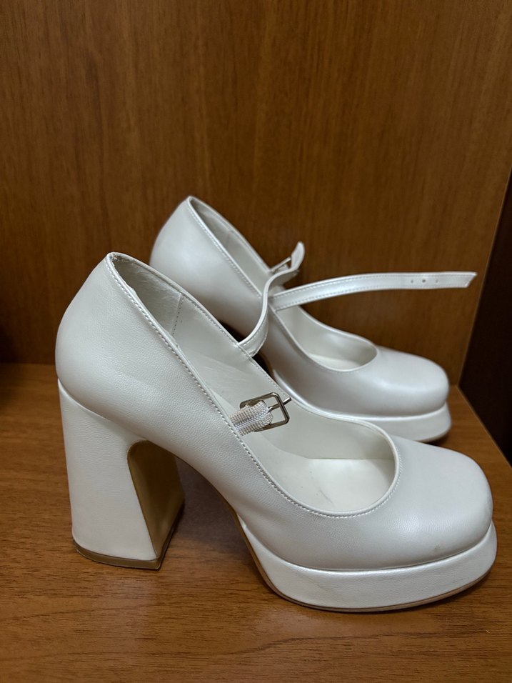 Beyaz Platform Topuklu Kadın Ayakkabı - Görsel 4