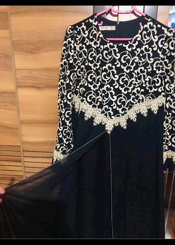 Famelin Dantel Detaylı Siyah Nakışlı Şifon Uzun Elbise