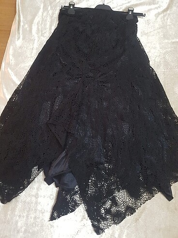 Zara Accort dantelli etek