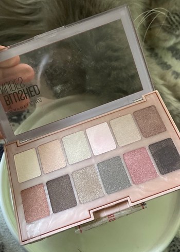 Beden Maybelline Blushed Nudes Far Paleti